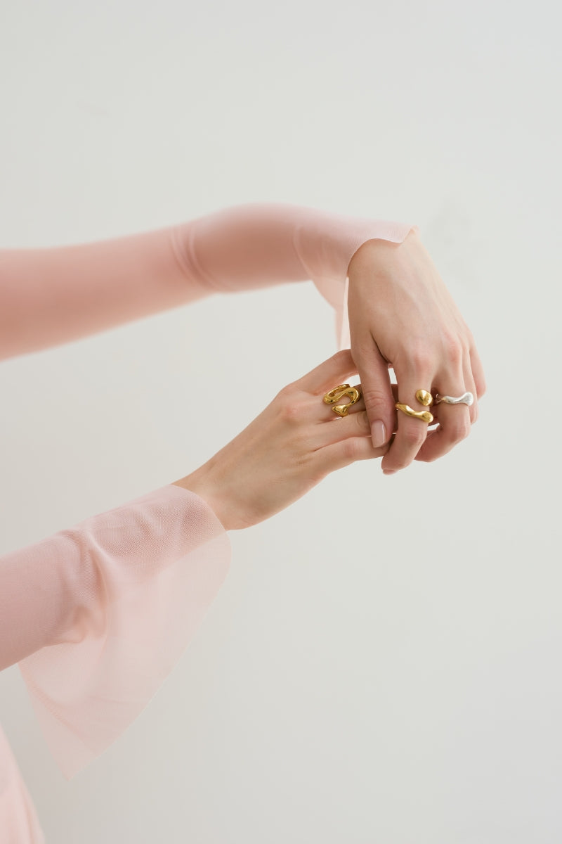 Gold Cielo ring by Eugenia Ospina, featuring a sleek, minimalist design with a smooth band and elegant finish.