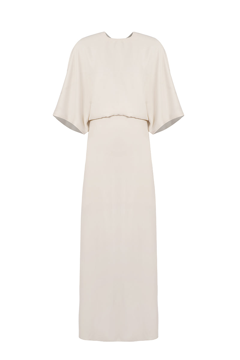 URa RUNA maxi dress featuring a flowing silhouette and stylish design, perfect for elegant casual wear.