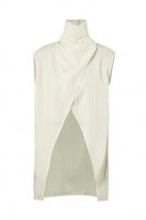 Off-white URA Laura top, stylish women’s blouse with a relaxed fit and subtle design details, perfect for casual or dressy occasions.