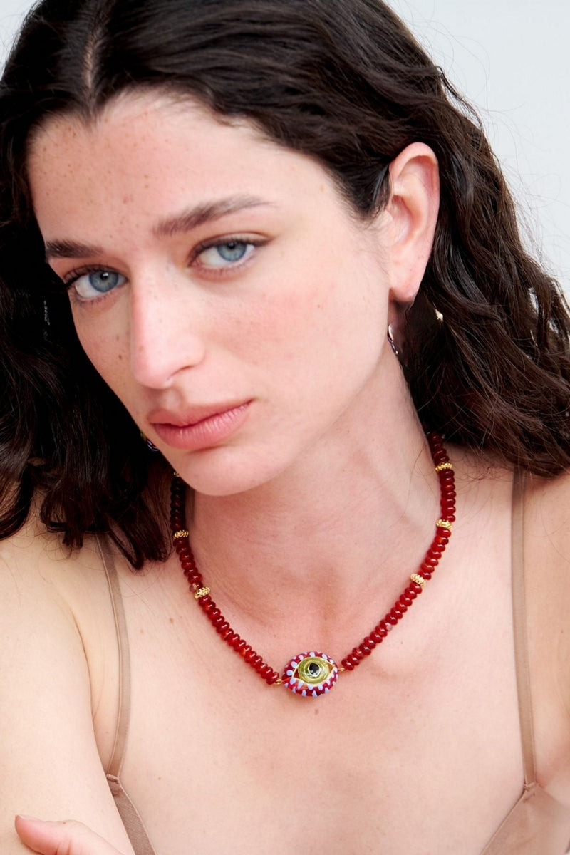 Burundy midi cat eye drops necklace by Sara & Flora featuring a sleek pendant on a delicate chain.