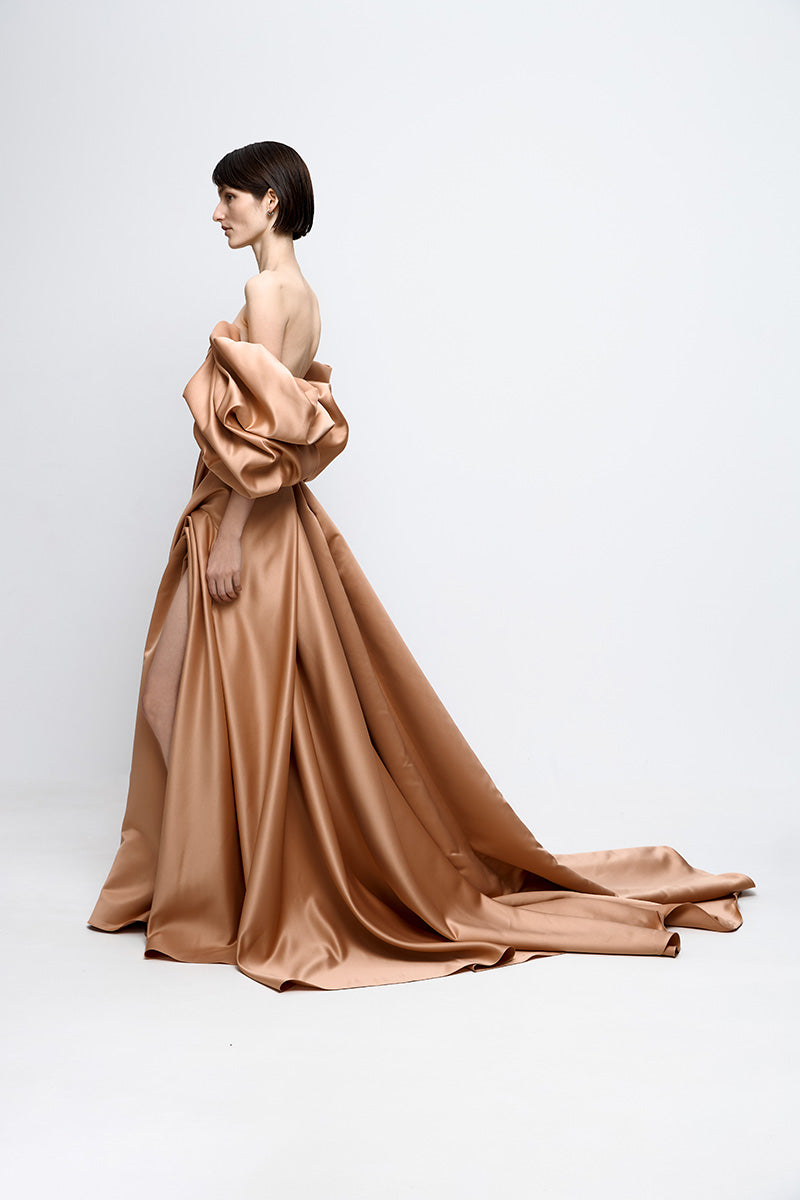 VOLUME SCULPTED DRESS IN CARAMEL - CULT MIA