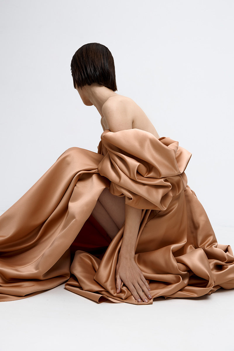 VOLUME SCULPTED DRESS IN CARAMEL - CULT MIA