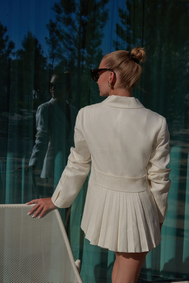 CASSIE OFF-WHITE LINEN PLEATED BLAZER - CULT MIA