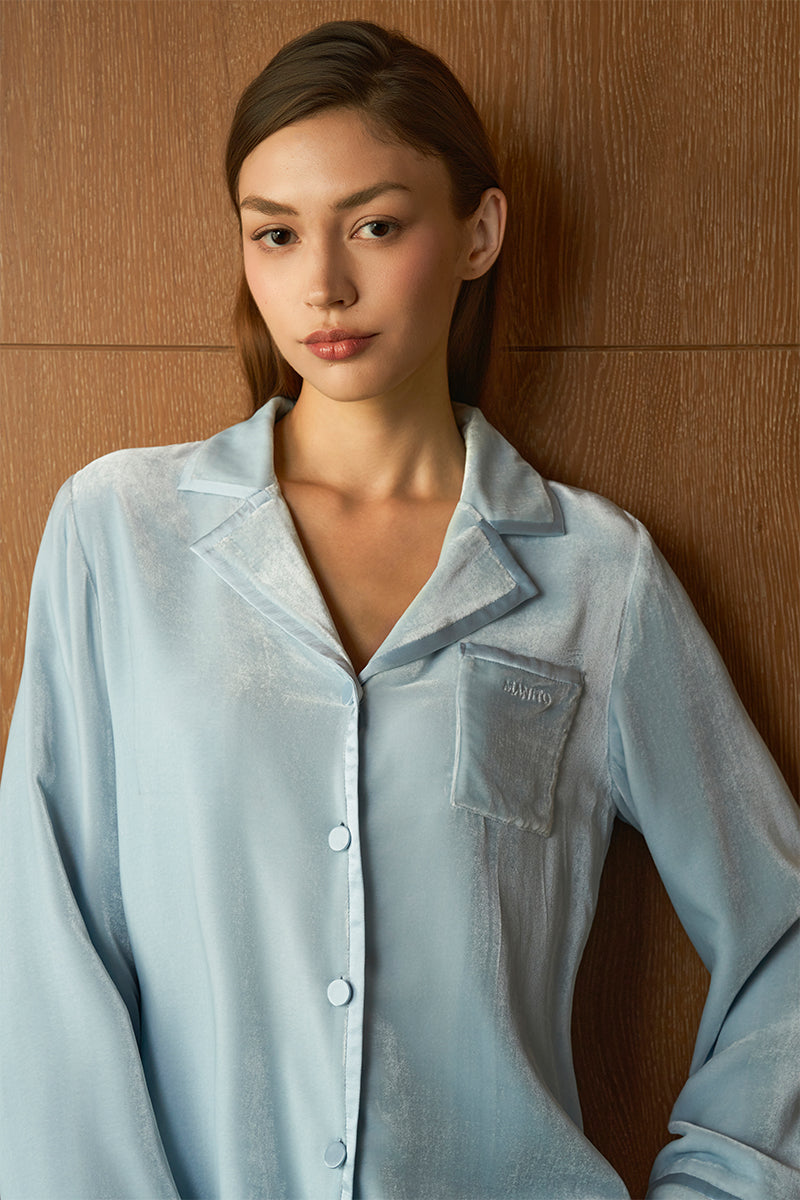 Blue velvet women's pajama set by MANITO, featuring a comfortable and stylish loungewear combo with long sleeves and relaxed fit.
