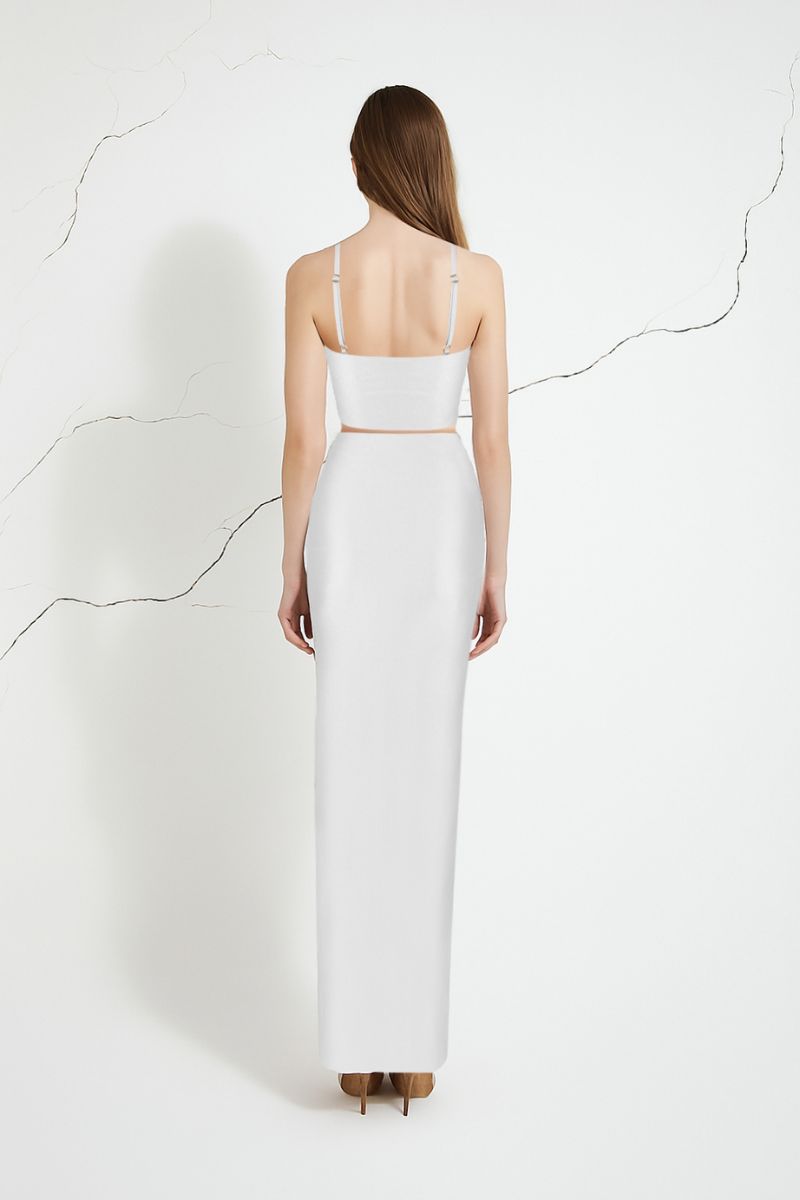 LEDIEL VARI Maxi Skirt in flowing fabric, full-length design with a stylish slit, perfect for casual or dressy occasions.