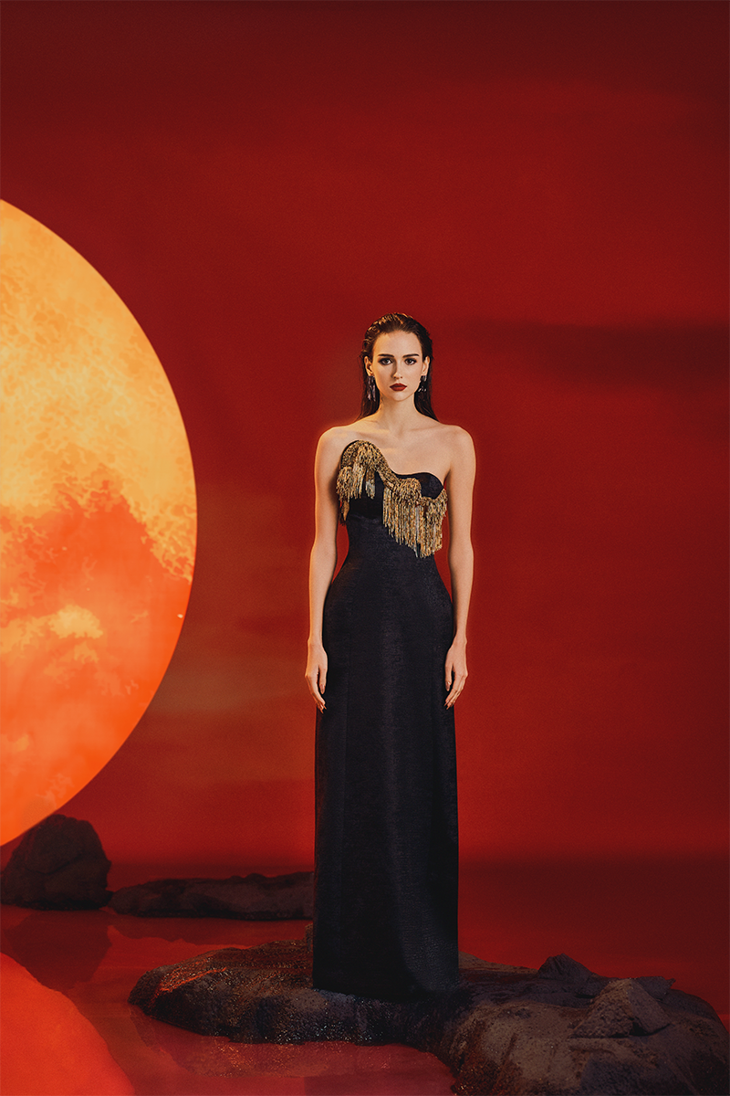 GOLDEN CHESTLINE STRAIGHT GOWN - CULT MIA