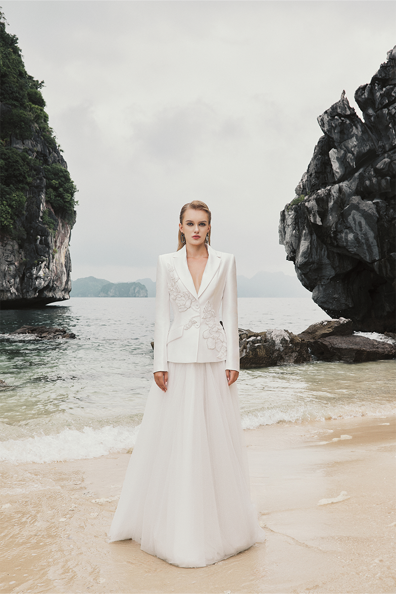 NOTCHED LAPEL FLORAL EMBELLISHED BLAZER AND A-LINE SKIRT - CULT MIA