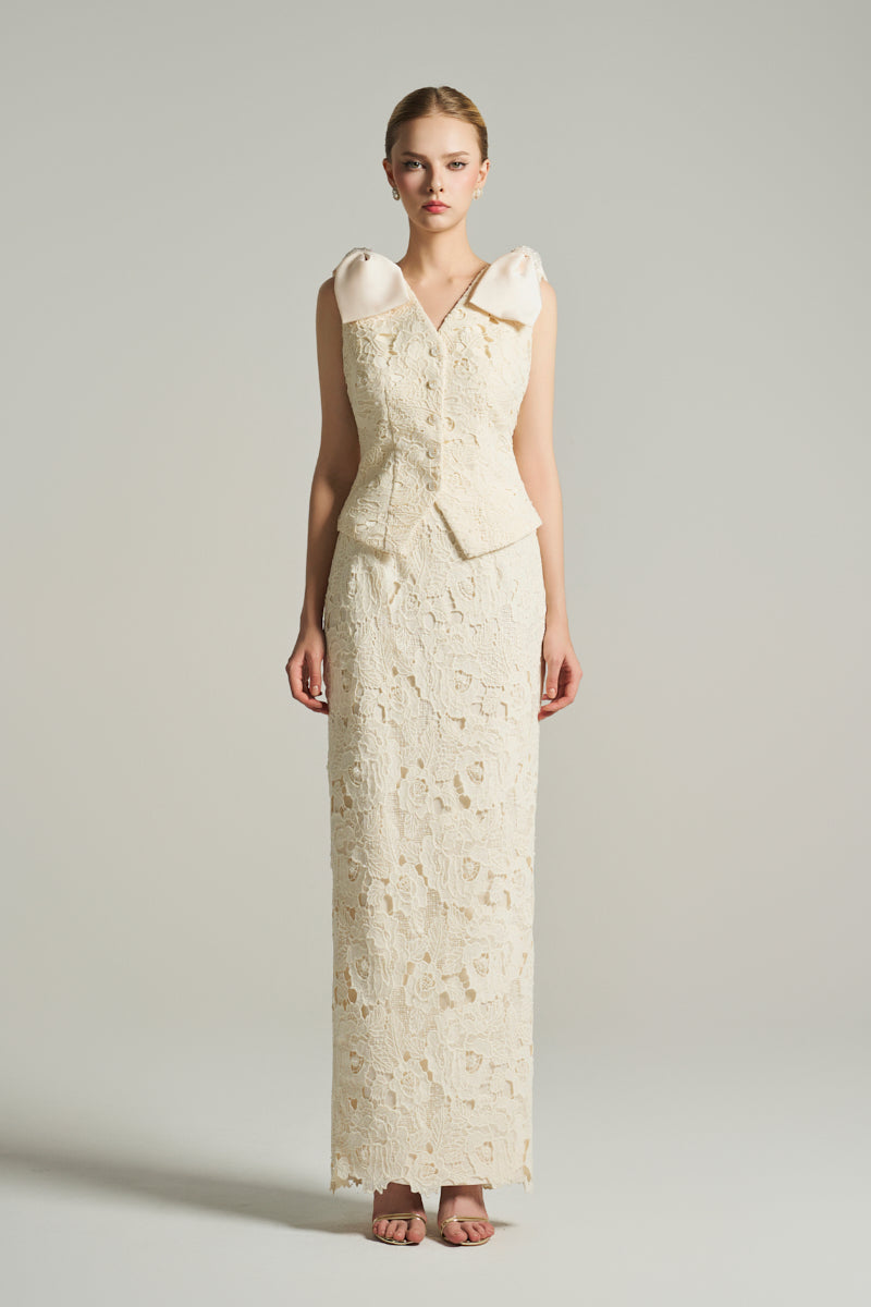 LACE MAXI SKIRT IN IVORY
