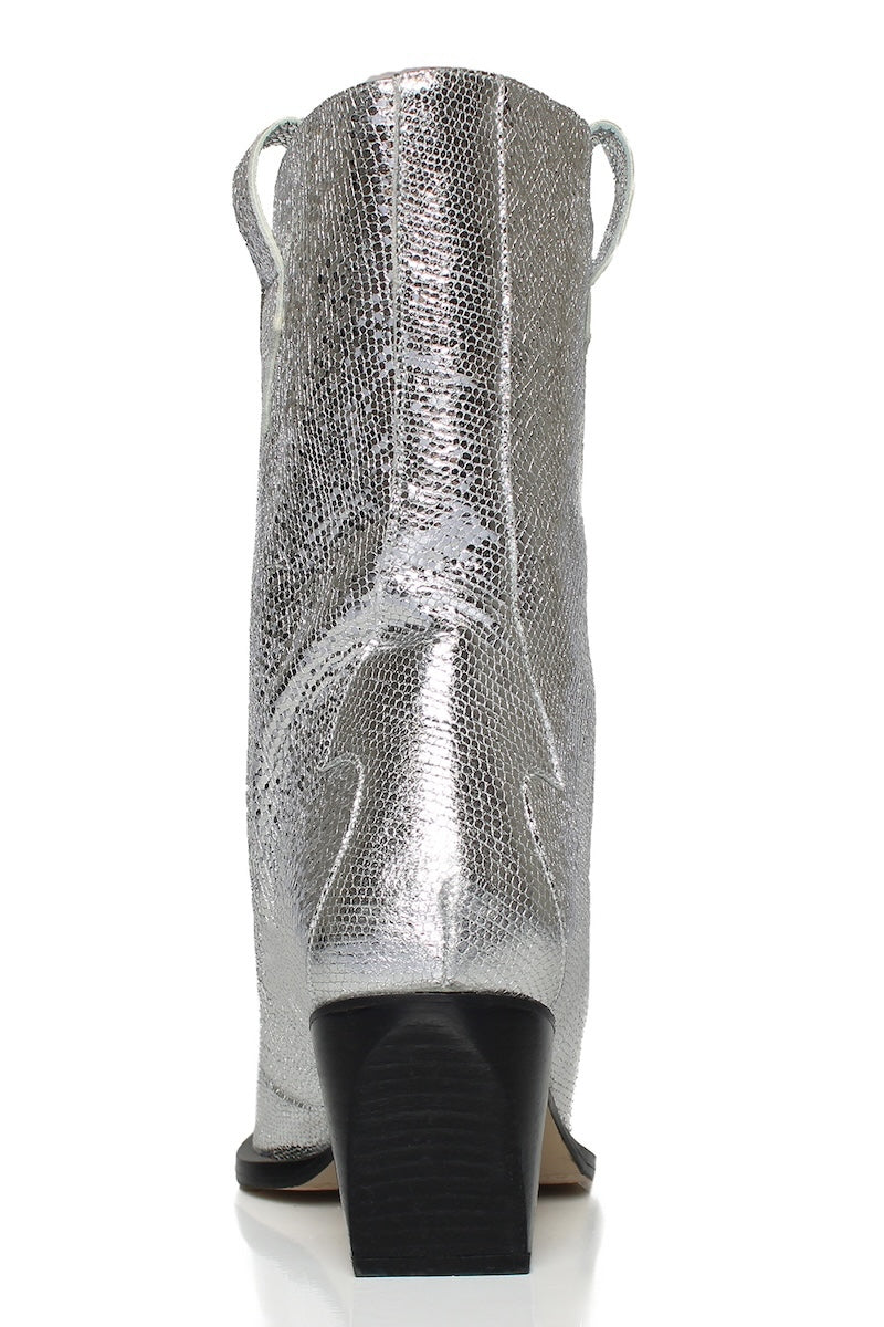 DALLAS COWBOY BOOTS IN SILVER - CULT MIA