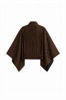 Maylé Vásquez Costa Norta brown jacket with front zipper and collar, stylish outdoor apparel for women.