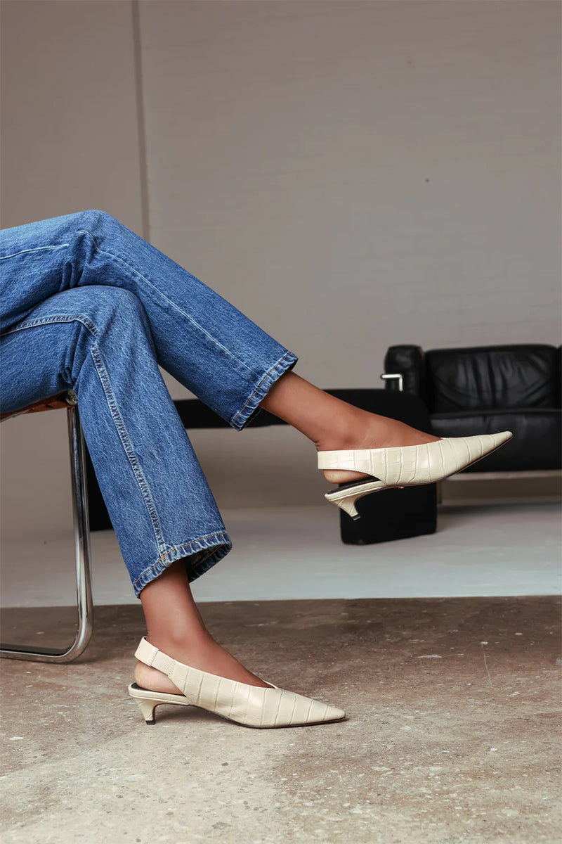 DOWNTOWN HEELS IN IVORY