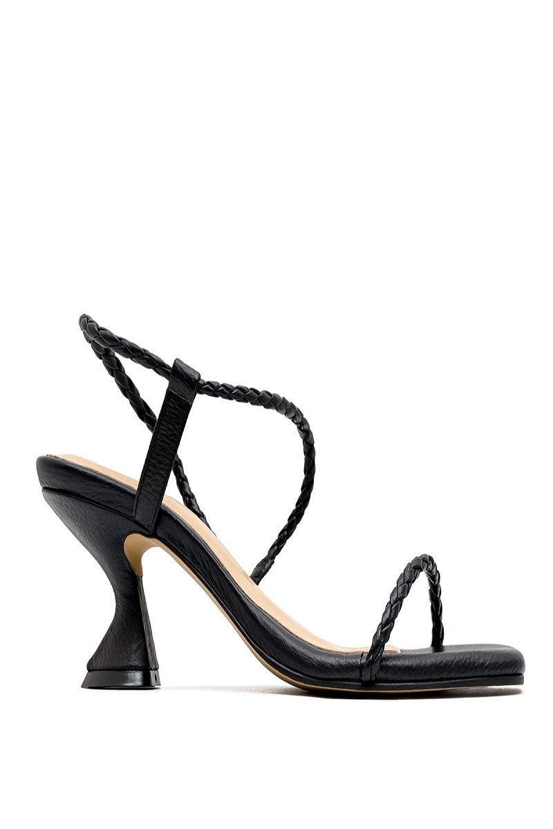 Alta Dora black sandals with open toe design and adjustable straps, perfect for casual summer wear.