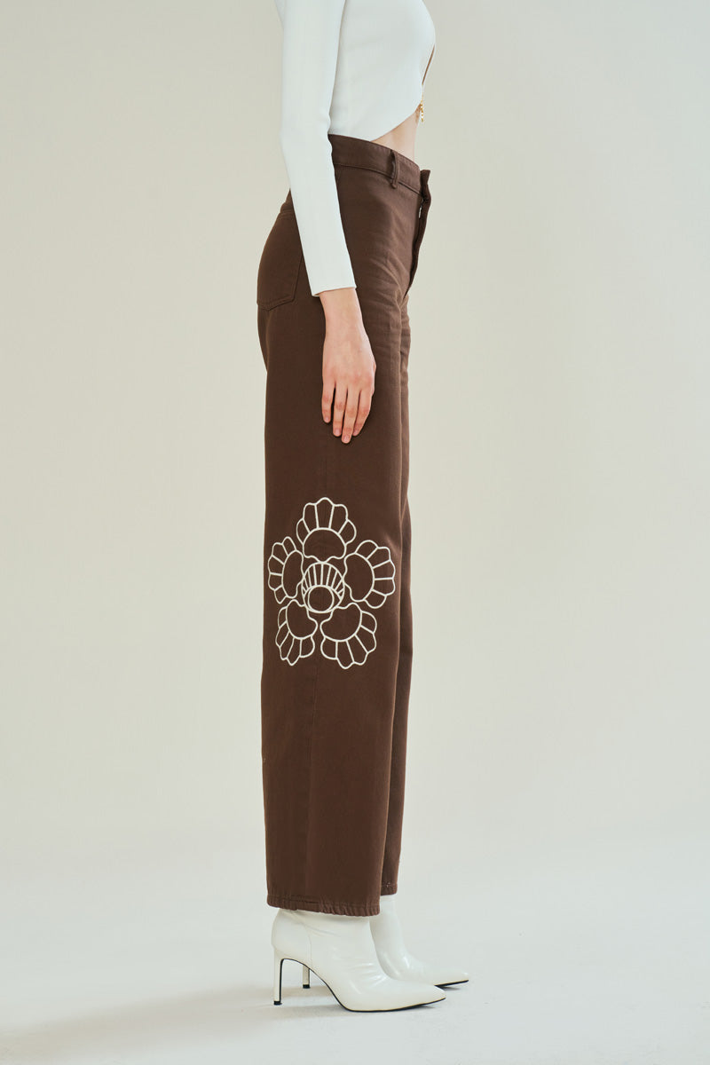 ICONIC EMBLEM TOFFEE JEANS - CULT MIA