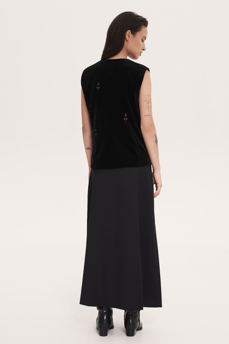BLACK ROSE EMBROIDERED VEST - CULT MIA