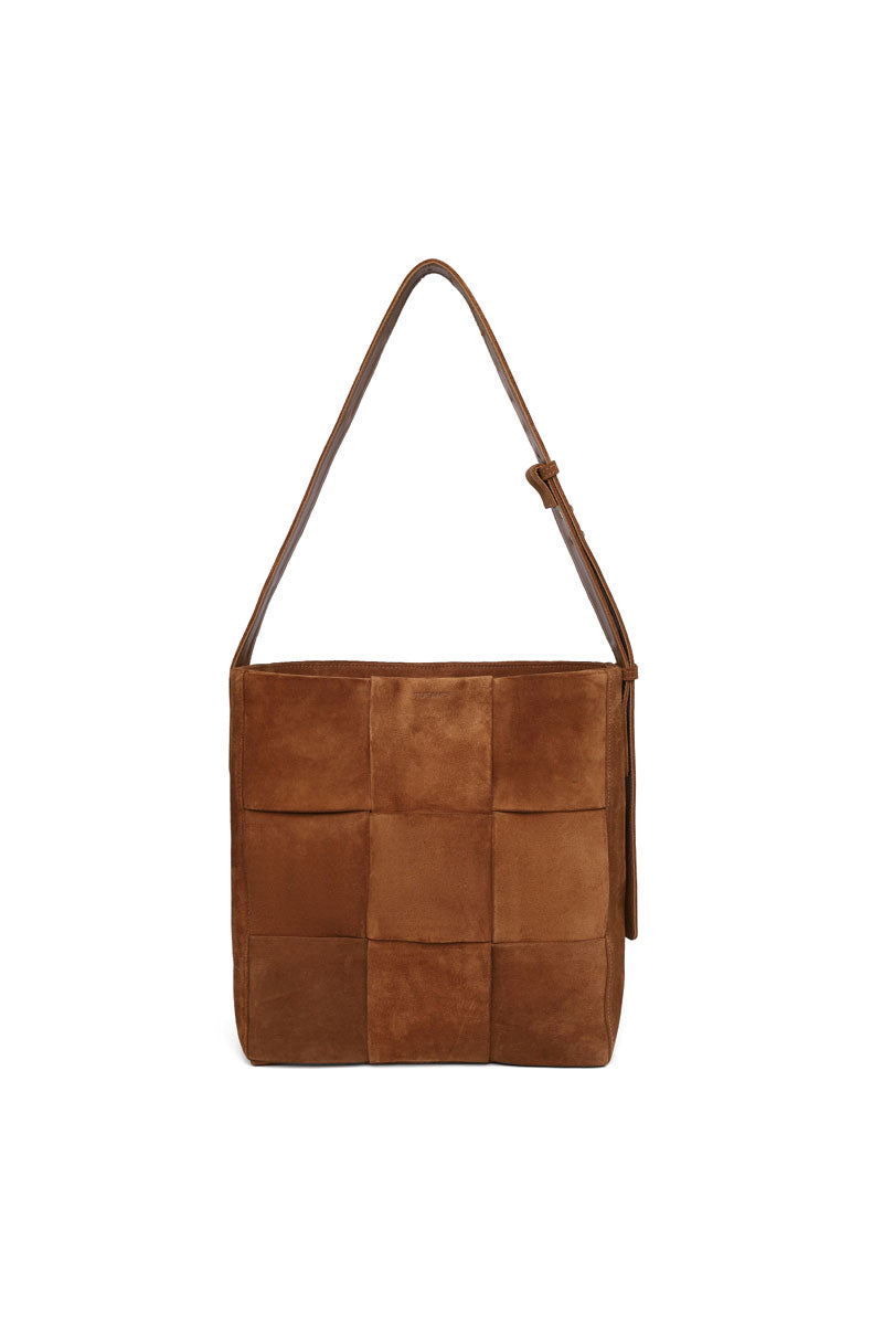 Light brown suede Della shopper shoulder bag by TUEAM'S, featuring a spacious design and stylish suede texture.