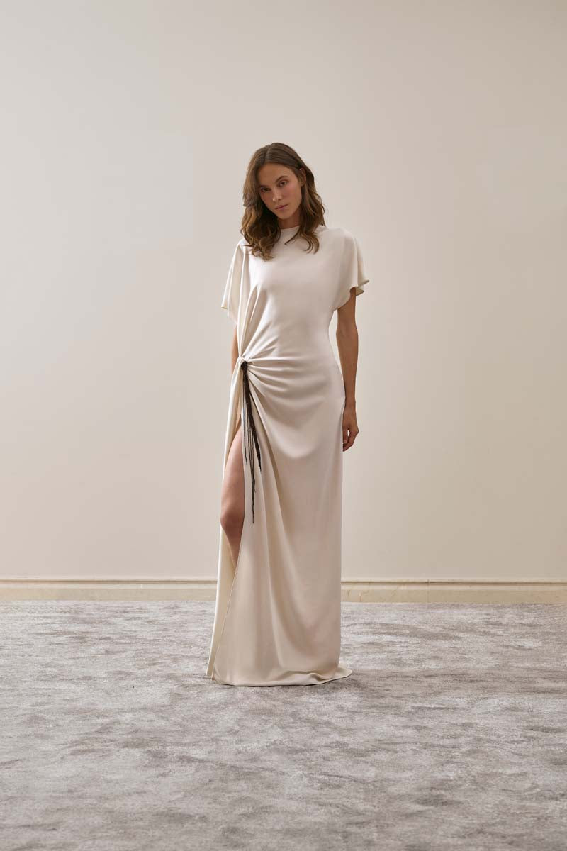 EASE DRESS IN IVORY | CULT MIA