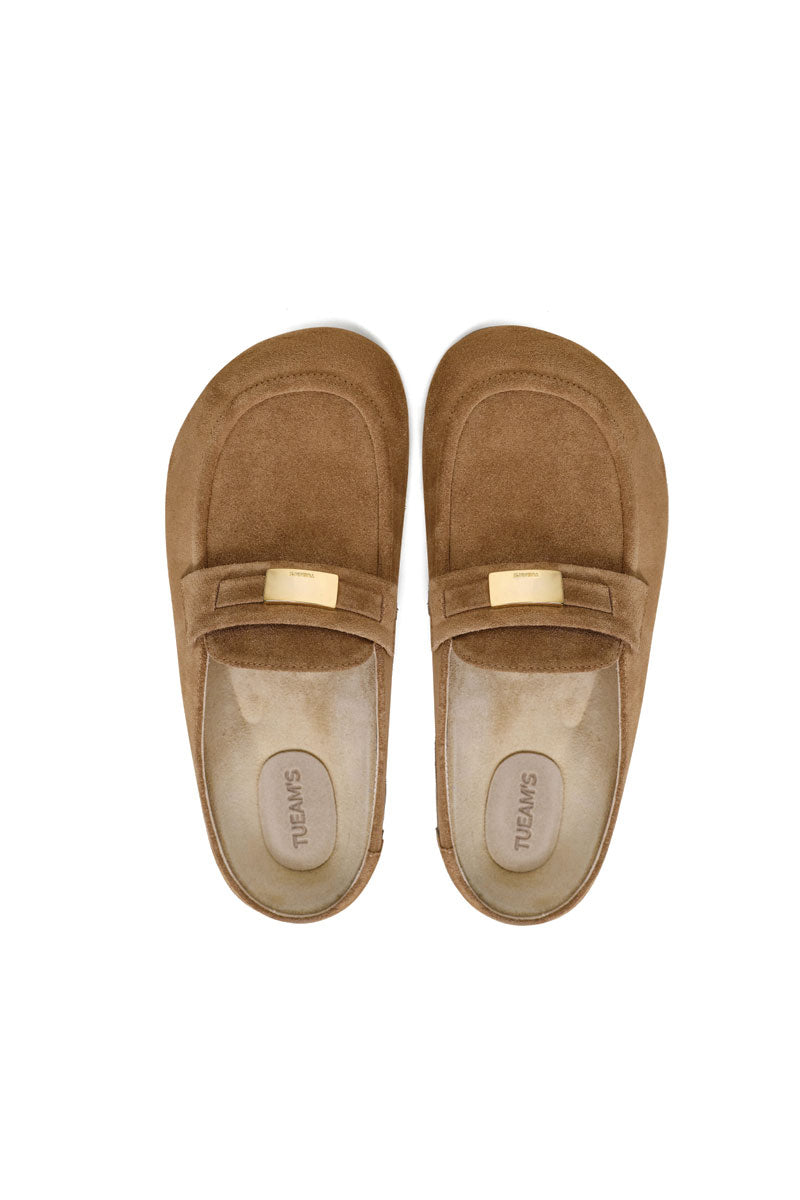 Light brown suede TUEAM'S Elune flats with rounded toes and wooden soles, showcasing their stylish and comfortable clog design.