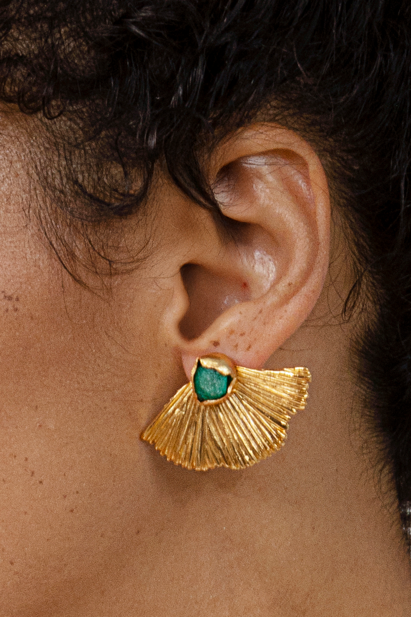 EMERALD VERTICAL WAVES FRONT BACK EARRINGS - CULT MIA