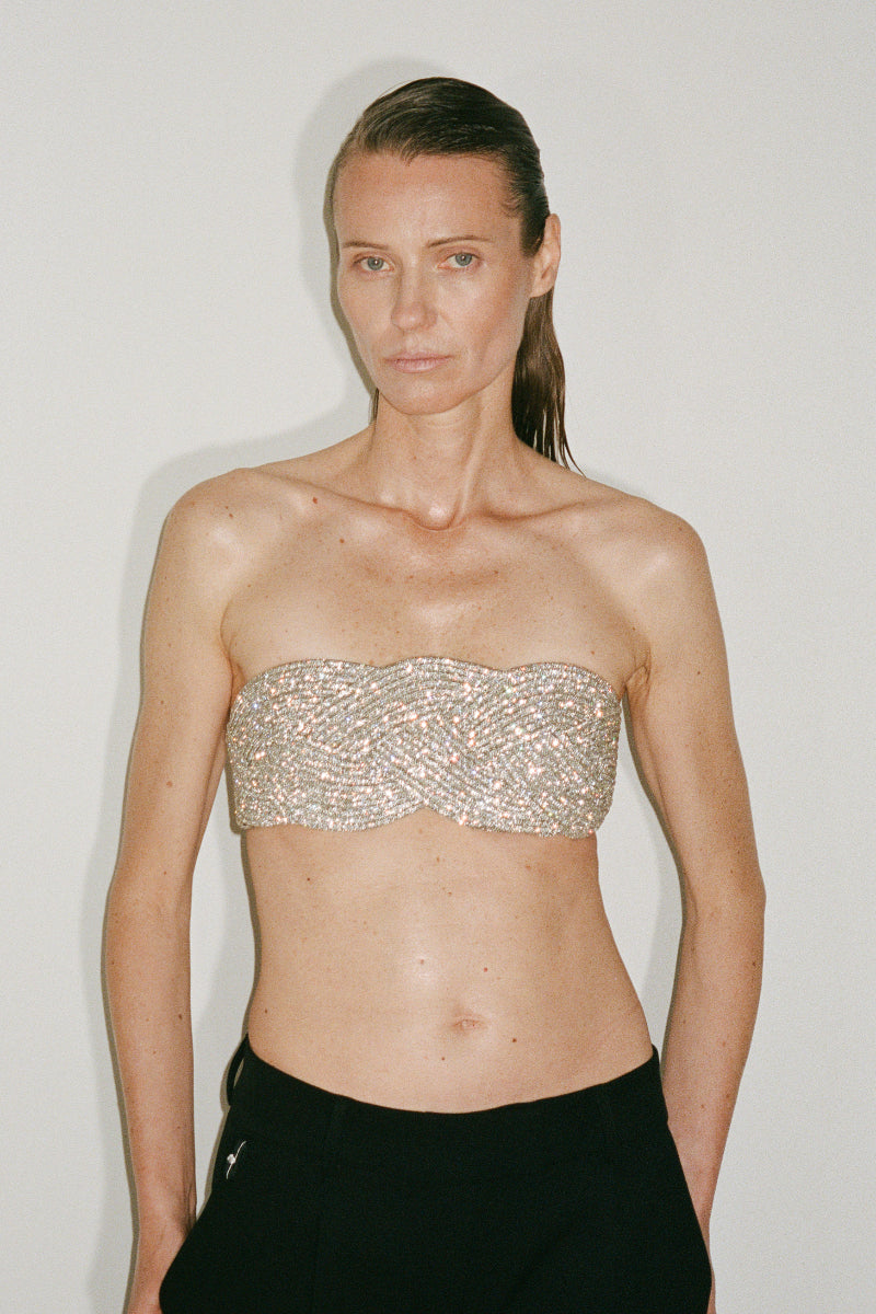 Nué Camea bralette with delicate lace design, soft fabric, and adjustable straps, perfect for a comfortable and stylish fit.