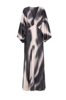 Tinta Latina Floresta black print maxi dress with flowing fabric and bohemian style, perfect for summer or casual occasions.