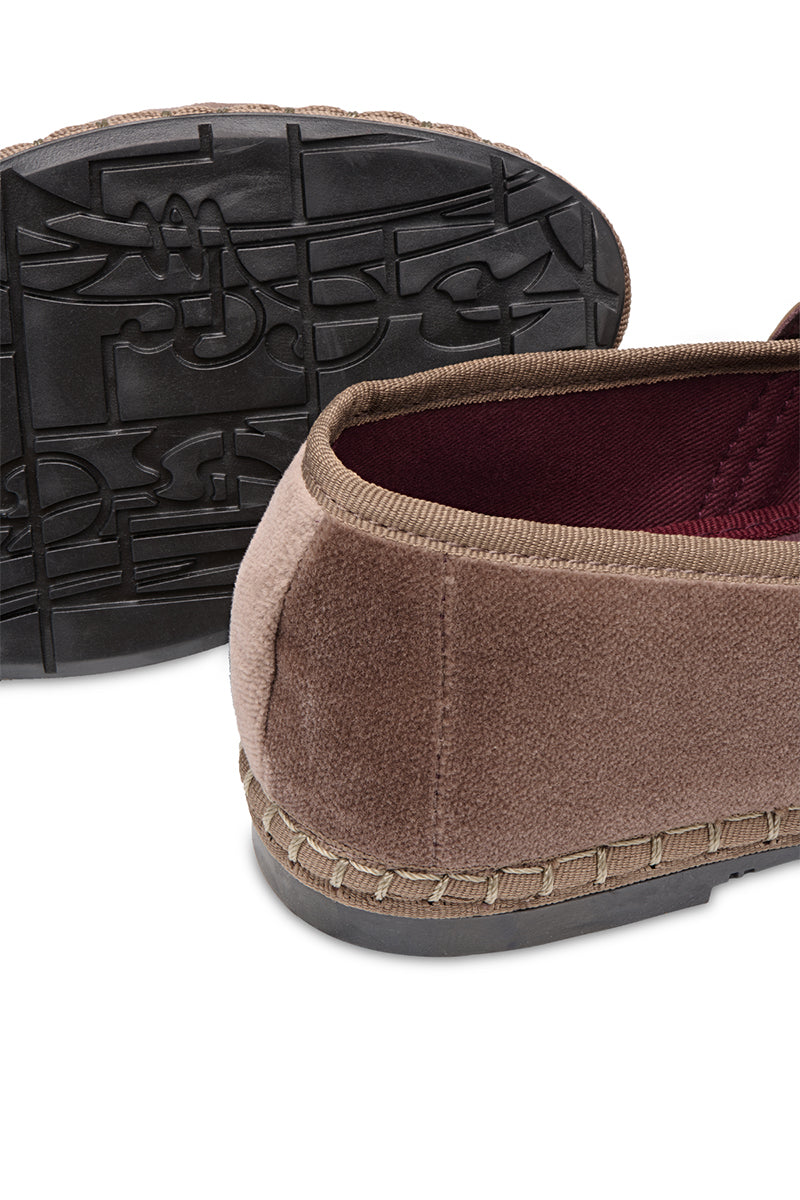 Brown Flabelus Mina flat shoes with a sleek, minimalist design, showcasing their comfortable slip-on style.