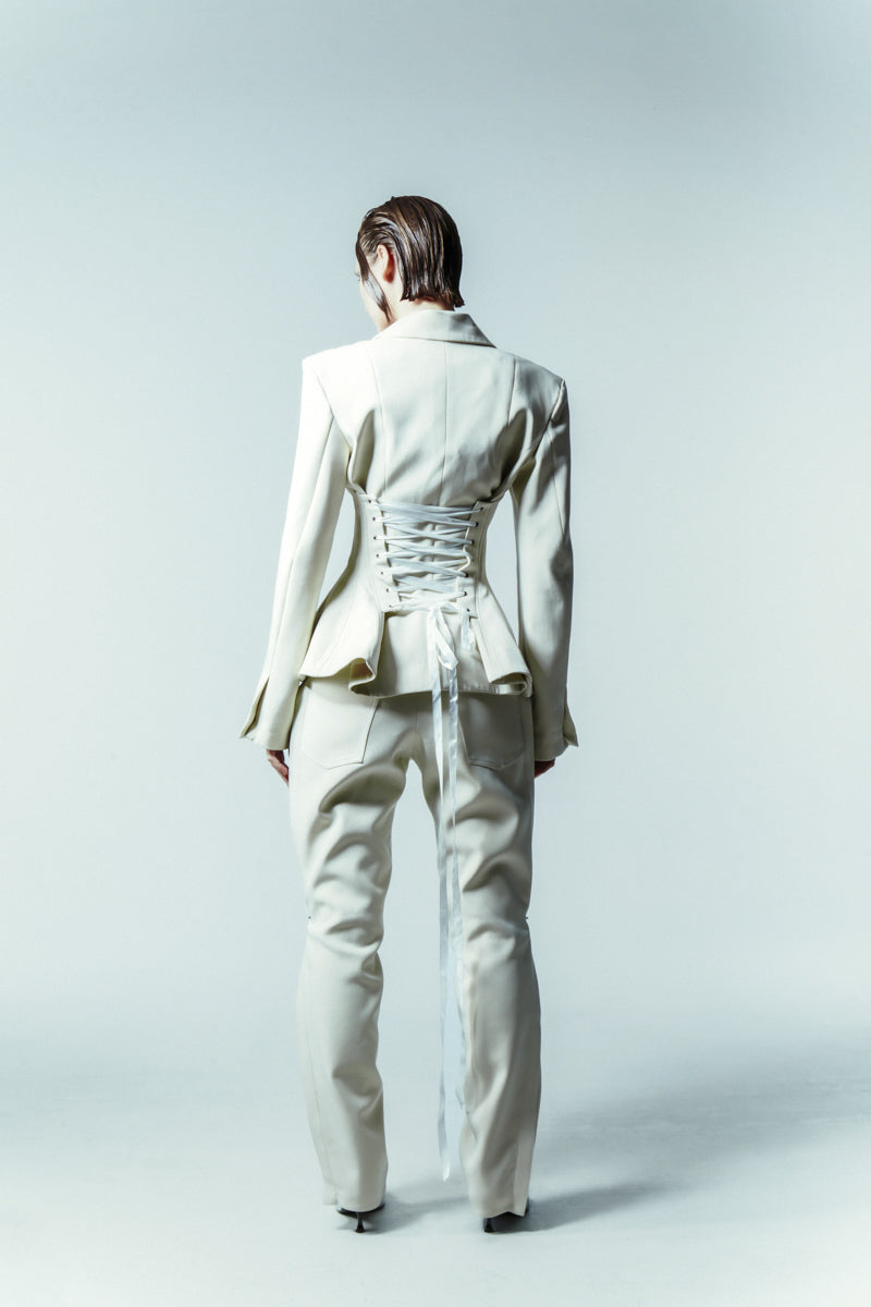 TAILORED EGGSHELL SUIT JACKET WITH STRUCTURED SLEEVE - CULT MIA