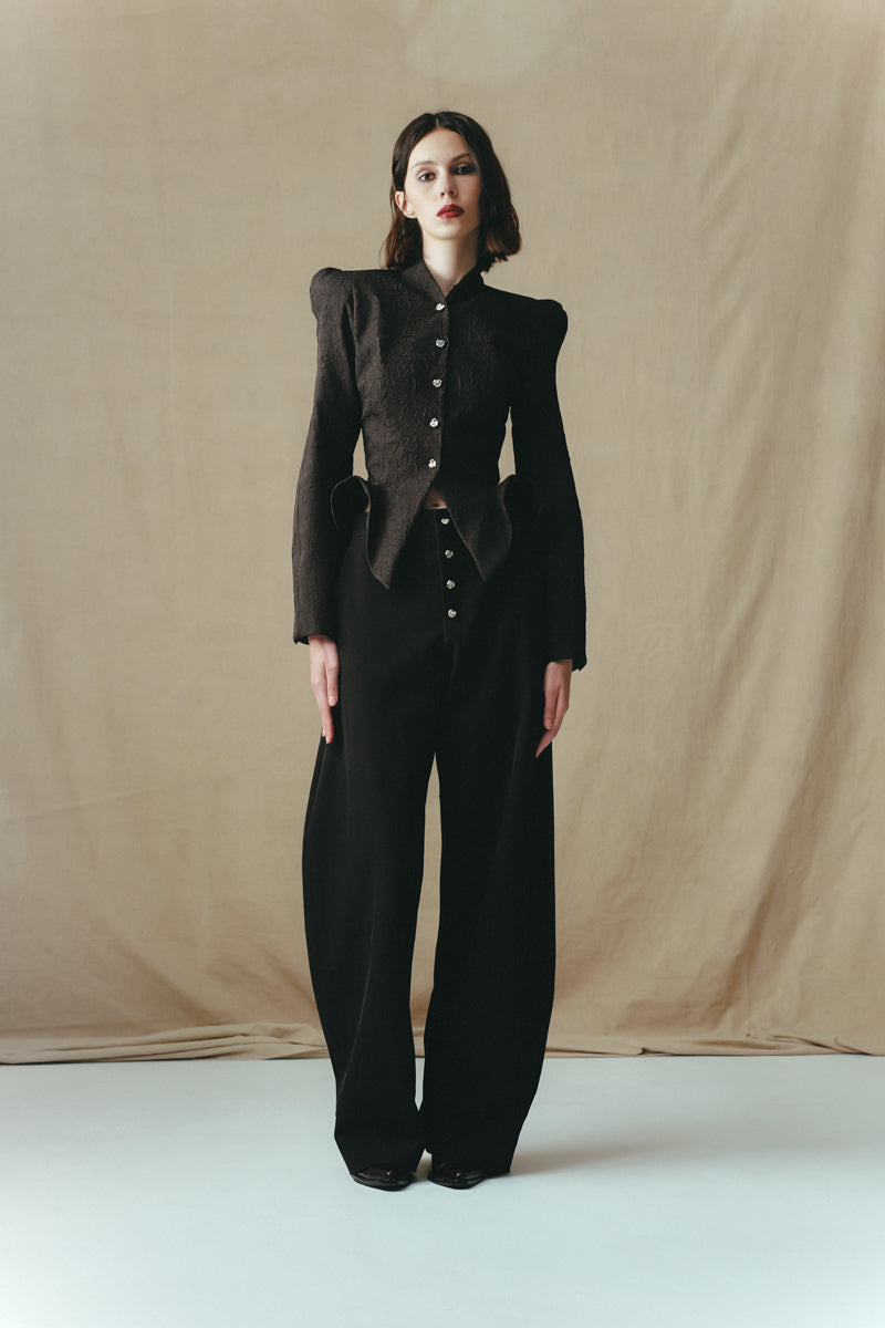 Sean Sheila BESKAP jacket, stylish tops with front view, featuring modern design and fabric details for the fall/winter 2025 collection.
