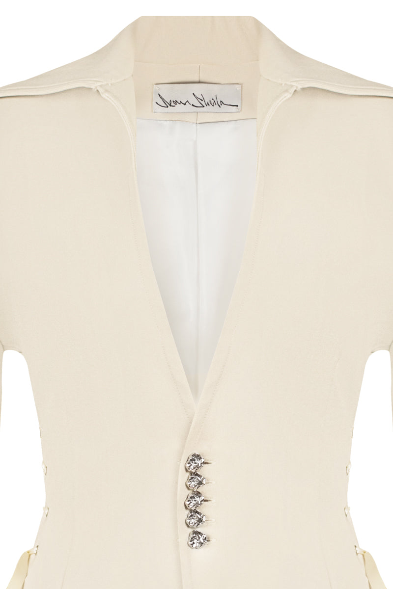 Sean Sheila collared jacket with structured sleeves, stylish outerwear featuring a tailored design and modern silhouette.