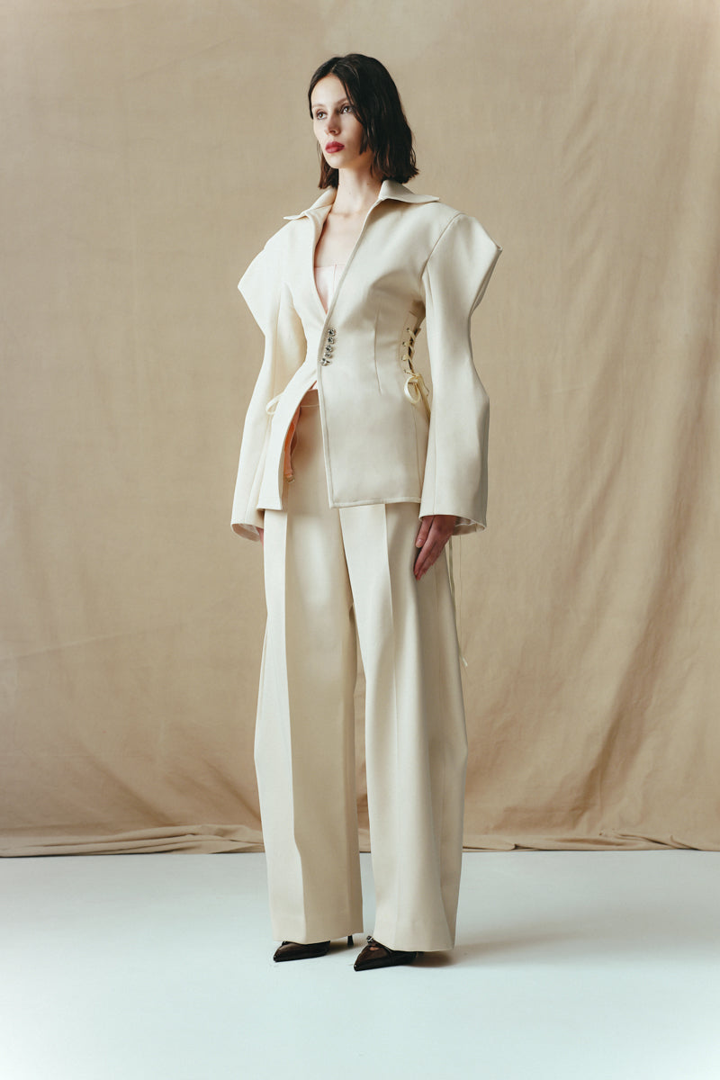Sean Sheila collared jacket with structured sleeves, stylish outerwear featuring a tailored fit and modern design.
