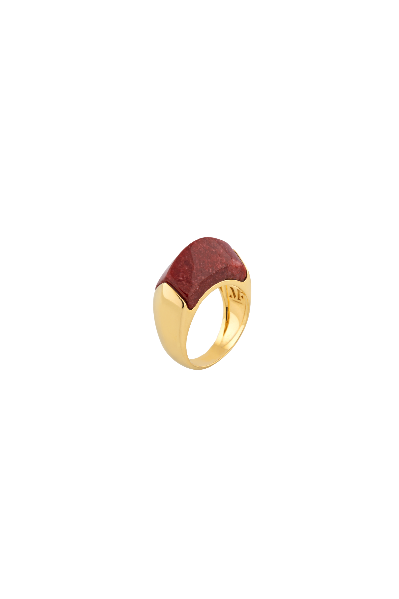 Maria Frering feldspar tempo ring showing a sleek silver band with a smooth, polished feldspar gemstone centerpiece.
