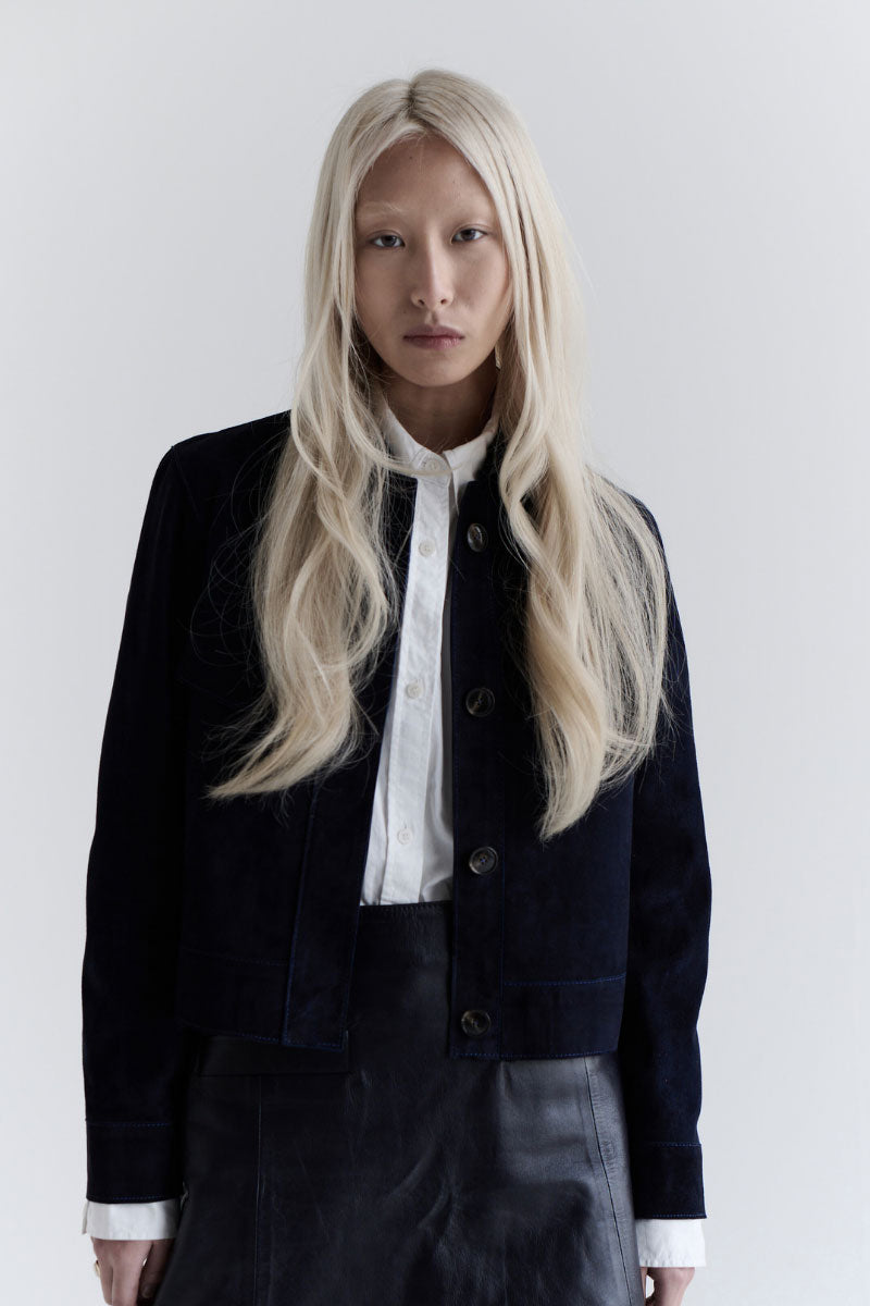 Navy blue Gavea jacket by ZUT featuring a stylish design, front zipper, and comfortable fit, perfect for casual wear.