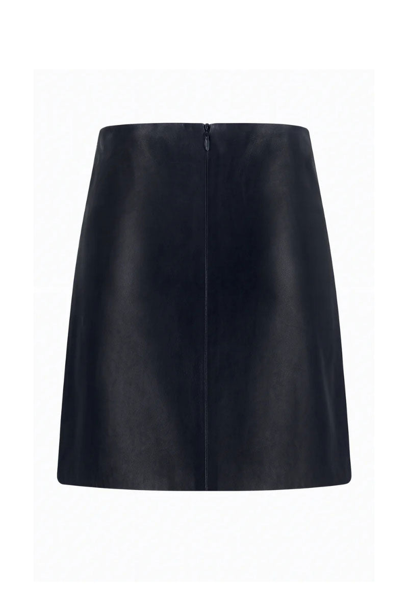 Navy blue Gavea mini skirt by ZUT, styled with a fitted waistband and casual design, perfect for everyday wear.