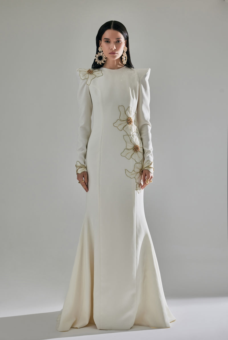 EMBROIDERED FLOWER DETAIL MAXI DRESS IN ECRU - CULT MIA