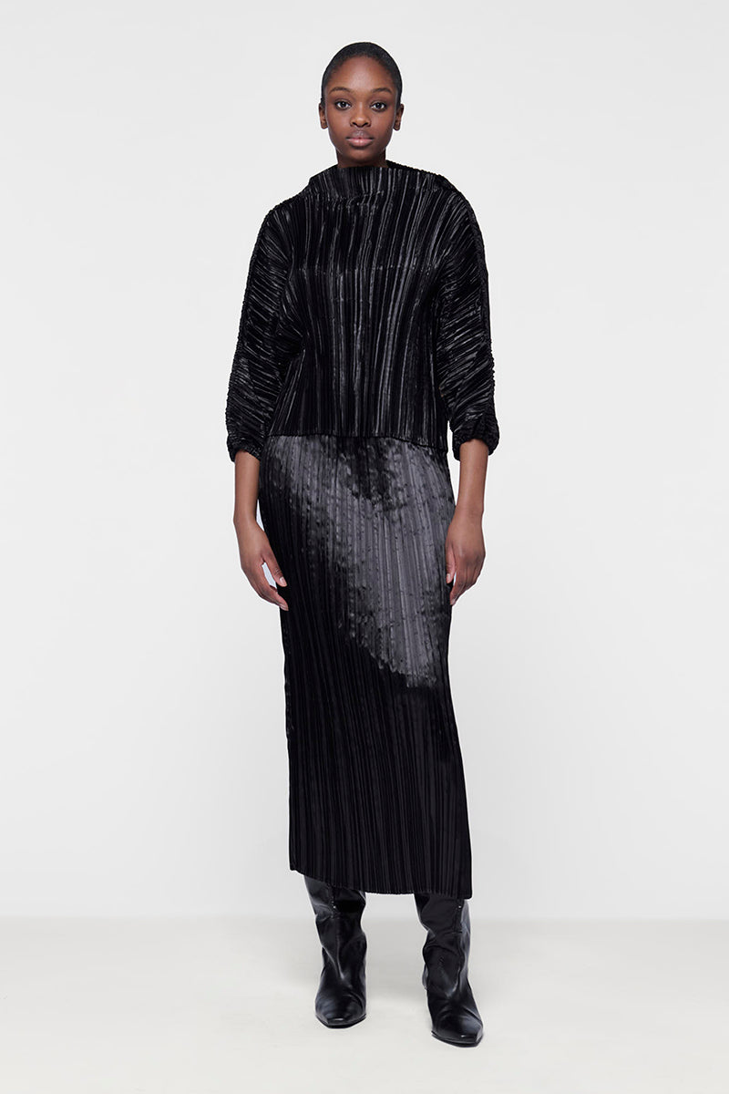 PLISSÉ BATWING TOP
