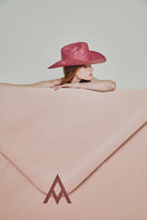Ser HEATWAVE HAT in stylish design, showcasing a comfortable, breathable hat perfect for sun protection and casual wear.
