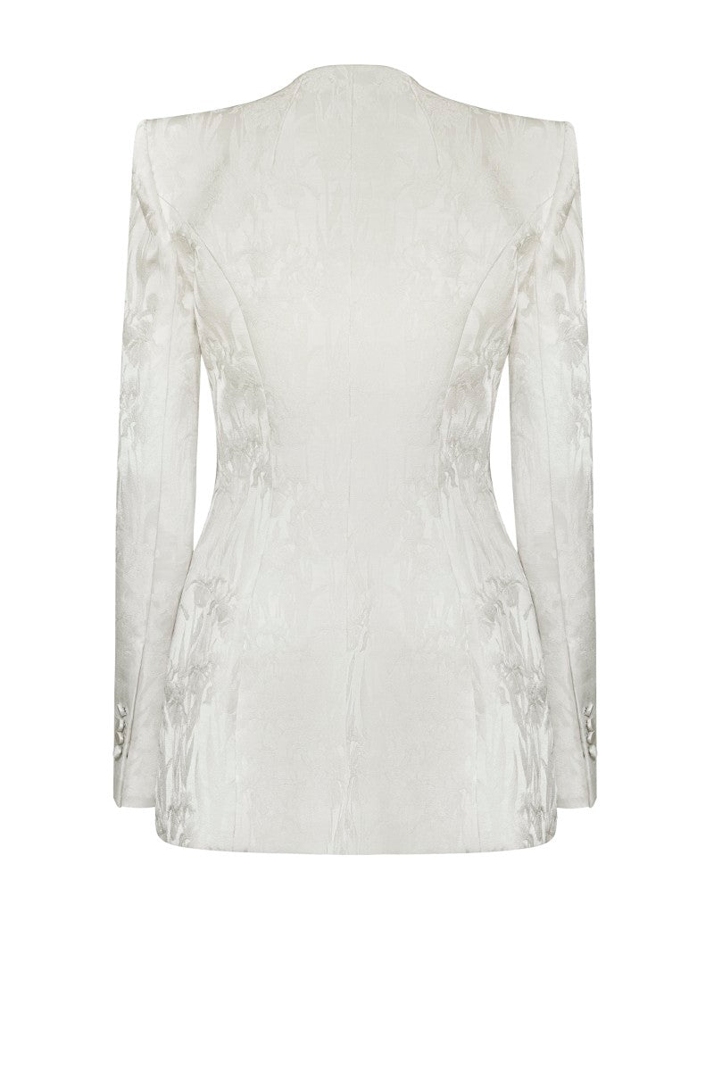 Cream LEKIEU Badajoz jacket displayed on a hanger with a tailored fit and subtle stitching details.