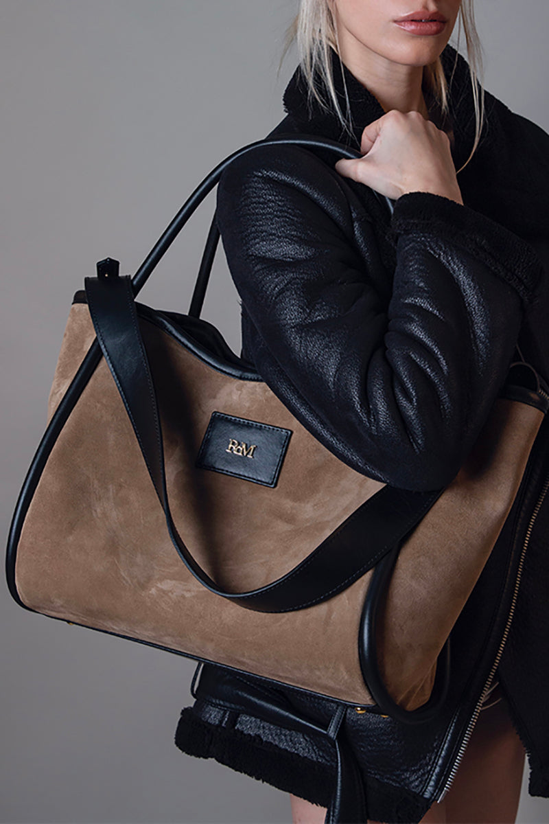 Large Anouk shoulder bag in taupe by Rose de Mai, featuring top handle design and spacious interior for everyday use.