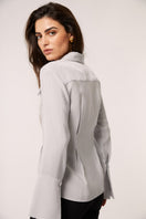 Señorita Alba gray blouse, stylish shirt with a relaxed fit and long sleeves, displayed on a neutral background.