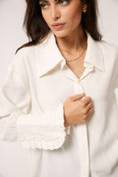 Señorita Antonia white blouse, stylish shirt with long sleeves and button-up front, perfect for casual or professional wear.
