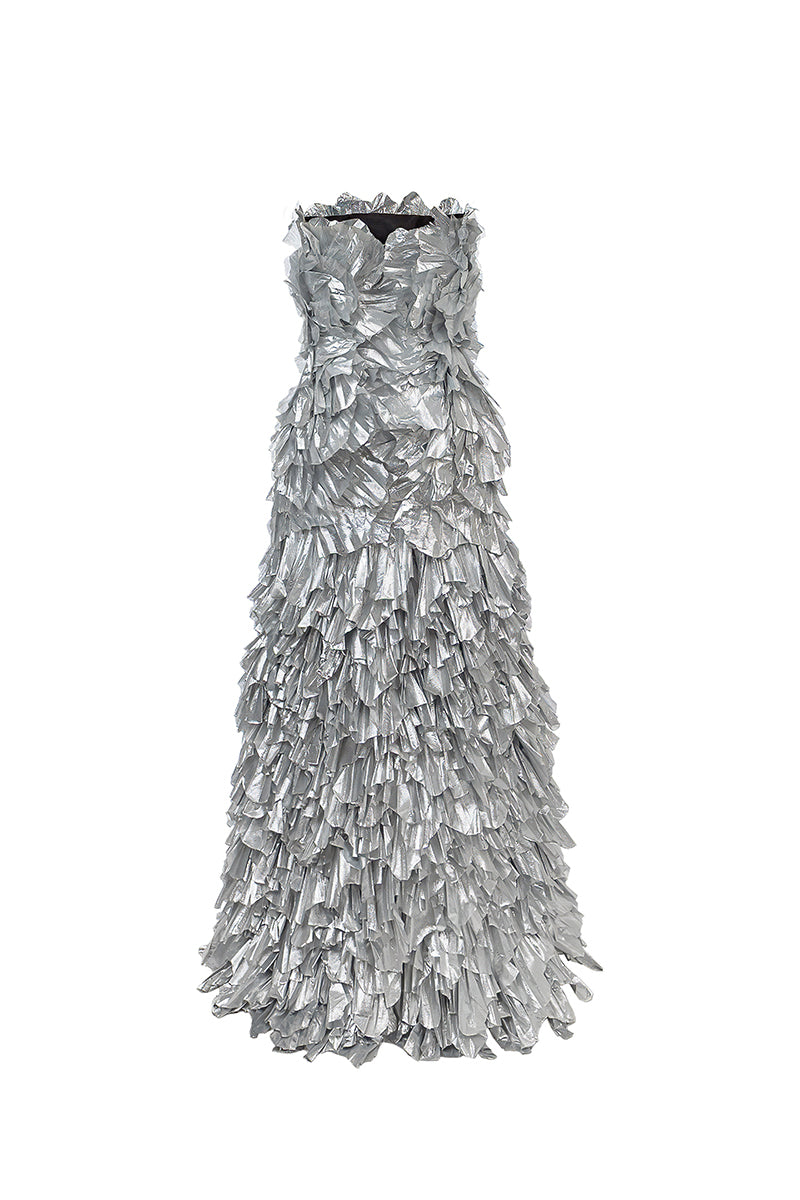 Alersundi VINA silver gown with elegant flowing fabric and intricate detailing, perfect for formal occasions.