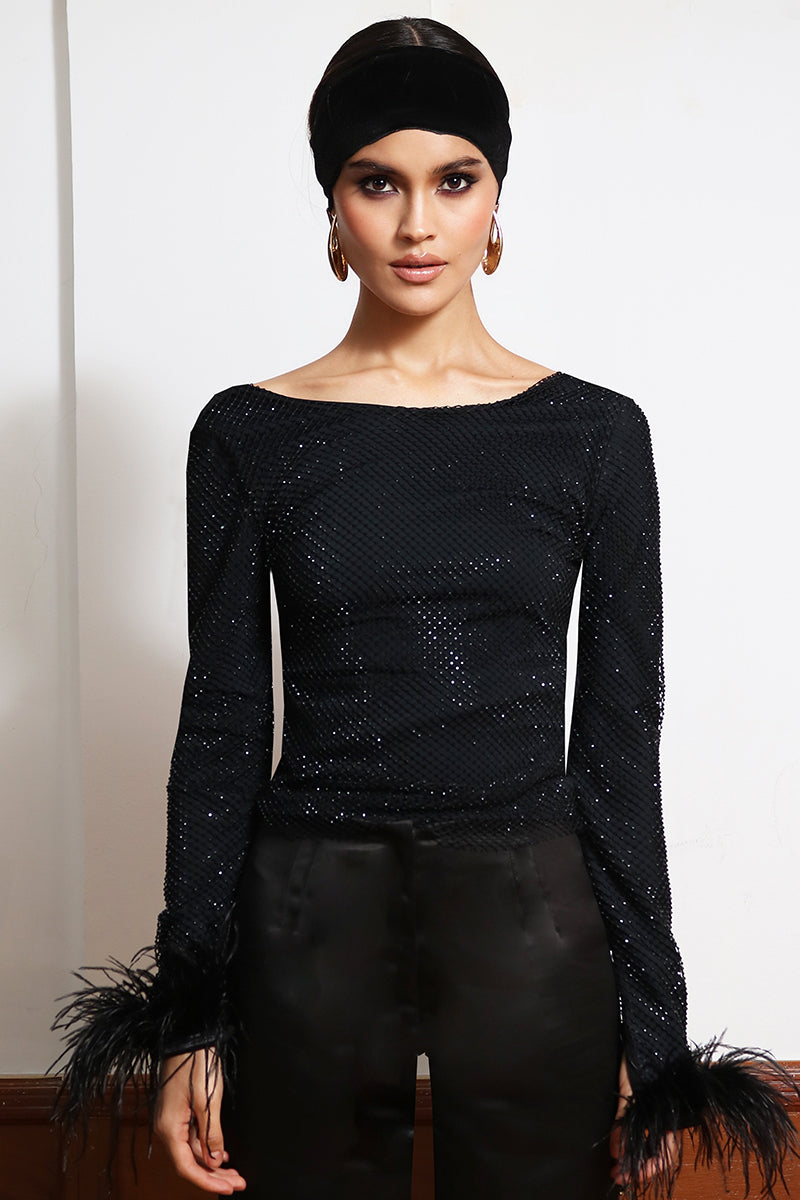 LEDIEL PLUMA TOP, stylish women's blouse with lightweight fabric and modern design, shown on a model.