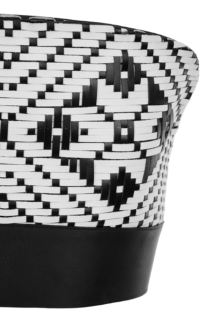 Maz Manuela Álvarez INTRECCIATTO top in ivory and black leather, showcasing woven design and stylish fit.