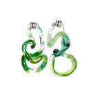 Salvára interconnection earrings in vibrant green with intricate design, showcasing elegant jewelry for women.