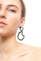 Salvarea interconnection L earrings in smoky gray with sleek, modern design, showcasing elegant jewelry for stylish wear.