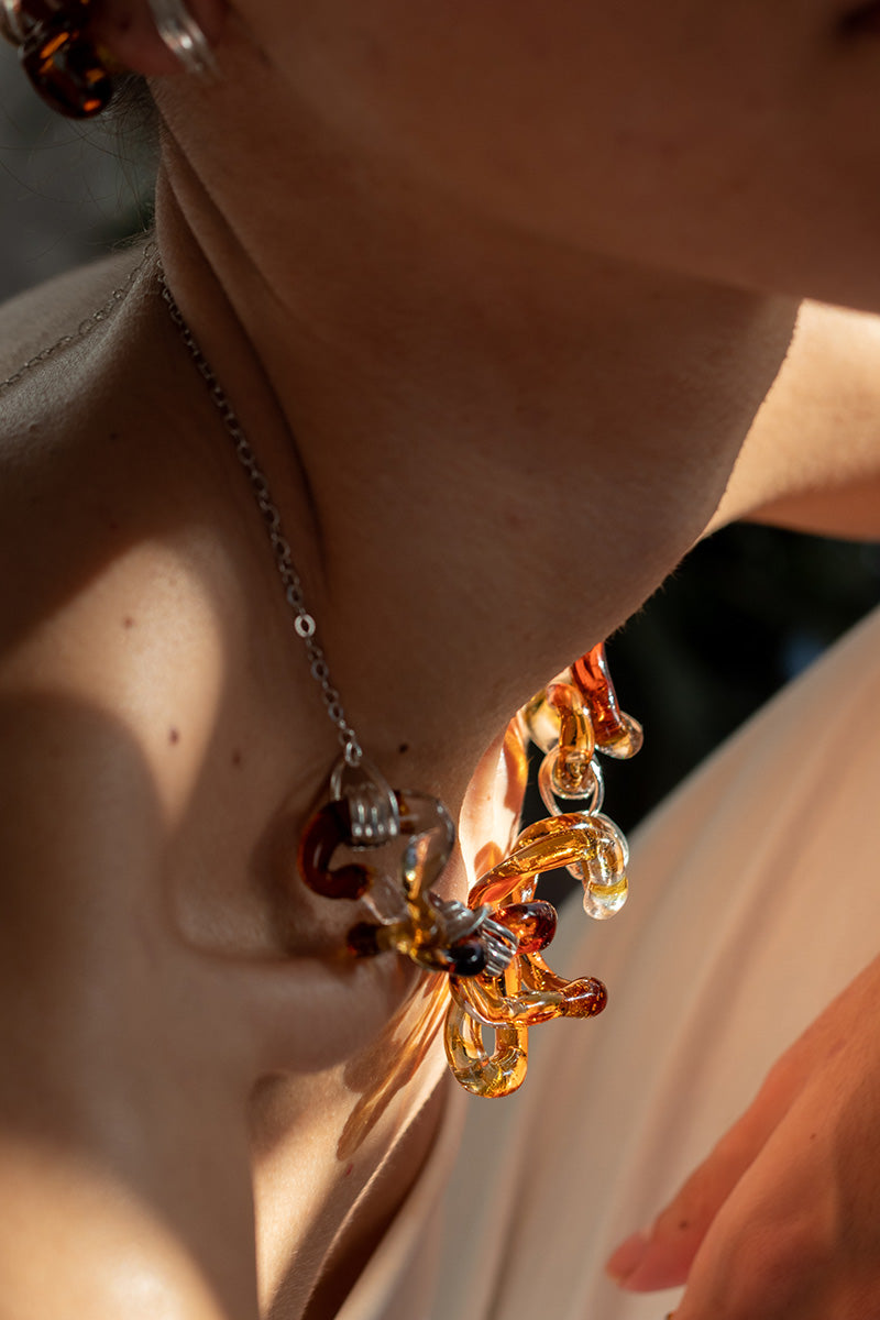 INTERCONEXION NECKLACE IN AMBER - CULT MIA
