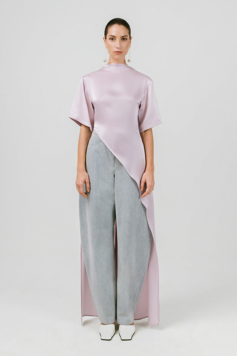 Izakova Valerija lavender T-shirt, casual tops with a relaxed fit, displayed on a hanger against a neutral background.