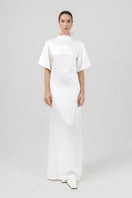 White Izakova gabrijela T-shirt maxi dress with a relaxed fit and casual style, shown on a hanger.