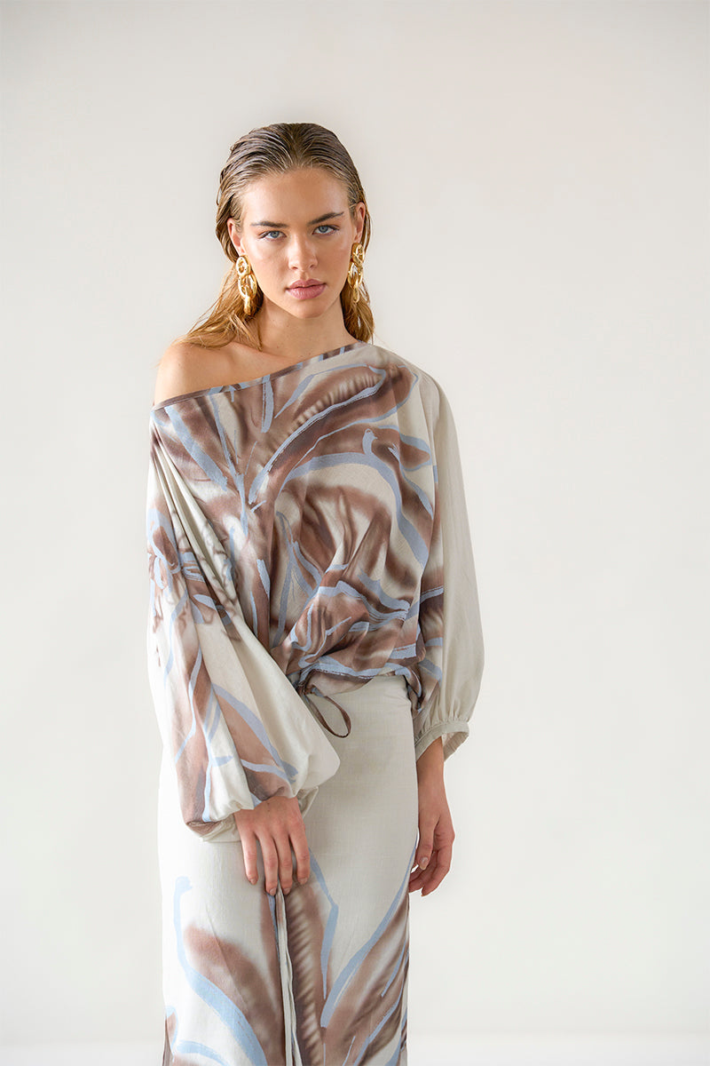 Tinta Latina Jacinta blouse in ivory print, featuring lightweight fabric and stylish design, perfect for casual or dressy outfits.