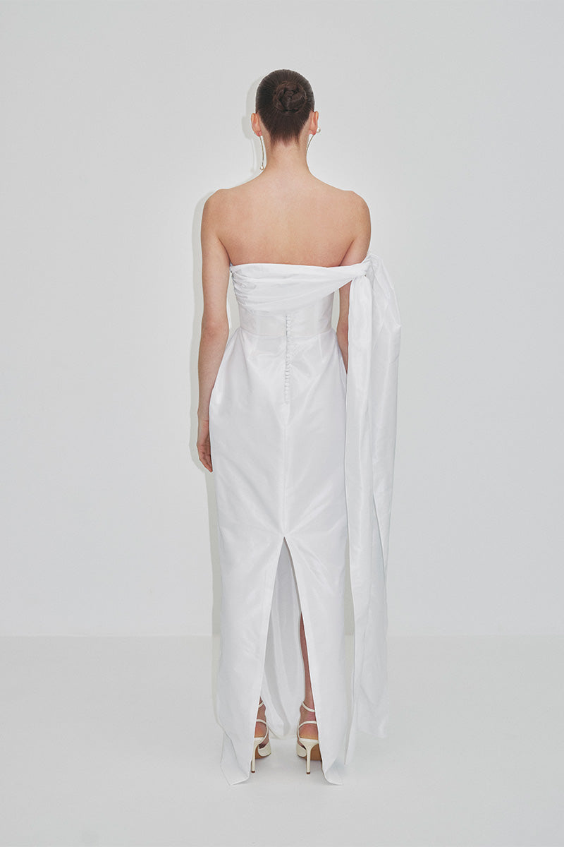 Elegant JC Pajares tulip dress in double taffeta, featuring a flowing maxi dress design perfect for bridal or formal occasions.