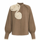 Maylé Vásquez Juntas shirt in camel color, casual long-sleeve shirt with a relaxed fit and button-down front.